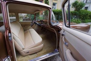 Retro automobilis Jūsų šventei