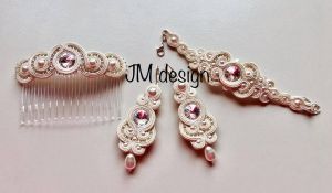 Rankų darbo papuošalai