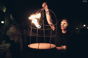 Teatralizuoti ugnies žongliravimo šou pasirodymai ir performansai