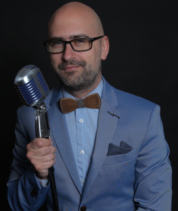 Vedėjas Artūras Pirožkovas (lietuvių, anglų, rusų kalbomis)