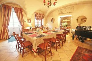 Vakarienių klubas "12 kėdžių"