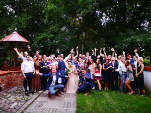 Renginių vedėjai/dj su pilnu įgarsinimu ir apšvietimu