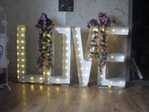 vestuvines atributikos ir lauko zaidimu nuoma