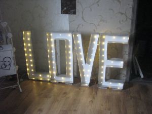 vestuvines atributikos ir lauko zaidimu nuoma