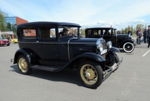 Senovinių automobilių asociacija "Seni kibirai"