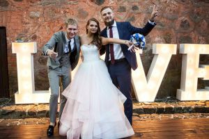 Nuotaikos kalviai. LT( vedėjas, didžėjus, vokalistė)