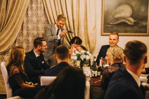 Nuotaikos kalviai. LT( vedėjas, didžėjus, vokalistė)