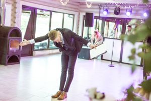 Nuotaikos kalviai. LT( vedėjas, didžėjus, vokalistė)