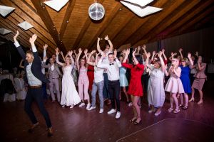 Nuotaikos kalviai. LT( vedėjas, didžėjus, vokalistė)