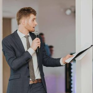 Nuotaikos kalviai. LT( vedėjas, didžėjus, vokalistė)