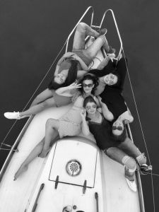 jachtos nuoma pasiplaukiojimui