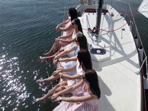 jachtos nuoma mergvakario pasiplaukiojimui