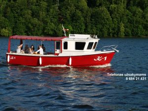 jachtos nuoma mergvakario pasiplaukiojimui