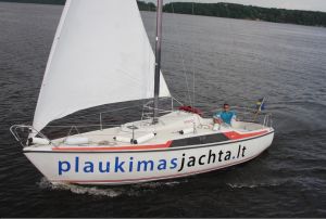 jachtos nuoma mergvakario pasiplaukiojimui