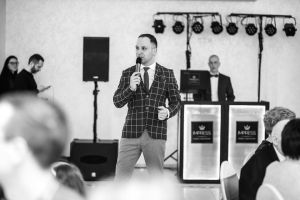 Renginių vedėjas Saulius Kasparevičius (renginių organizavimas Impress komanda)