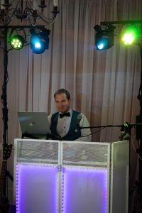 Vakaro vedėjas Kęstas Vievesis - Muzikantai grupė "Akordas"