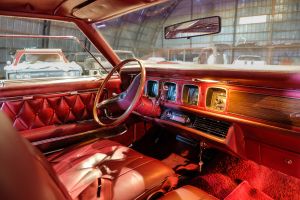 SENOVINIŲ AMERIKIETIŠKŲ AUTOMOBILIŲ NUOMA