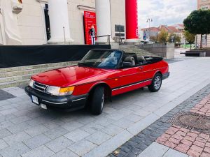 Raudonas Retro kabrioletas Jūsų šventei