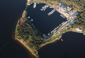 Pusiasalio nuoma renginiams prie marių Kauno jachtklube