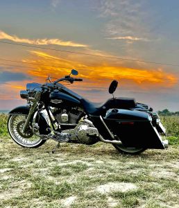 MOTOCIKLAS HARLEY DAVIDSON