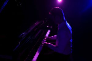 Džiazo pianistas ir grupė