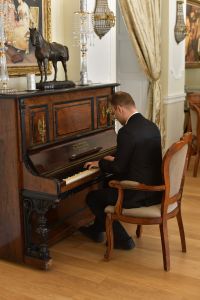 Džiazo pianistas ir grupė