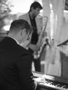 Džiazo pianistas ir grupė