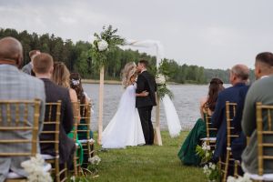 Vila PAS ŠEŠTOKĄ Molėtų rajone prie ežero 80 vietų