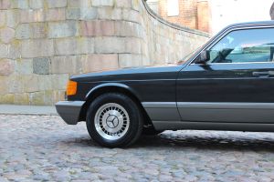 Klasikinis Mercedes-Benz SEL560 1986