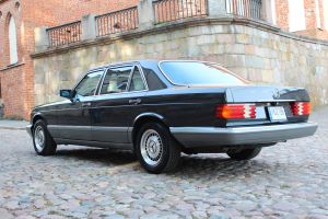 Klasikinis Mercedes-Benz SEL560 1986