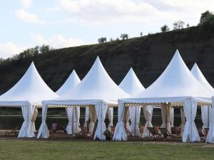 Palapinių, stalų ir kėdžių, staltiesių ir kt. nuoma