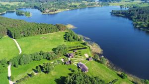 Vila PAS ŠEŠTOKĄ Molėtų rajone prie ežero 80 vietų