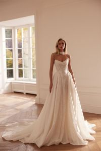 AUKSORÈ wedding – vestuvinių suknelių salonas Klaipėdoje