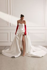 AUKSORÈ wedding – vestuvinių suknelių salonas Klaipėdoje