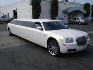 300C Chrysler limuzinas