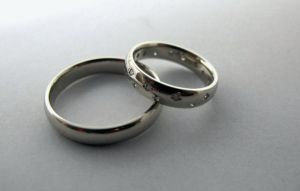 Gaminame vestuvinius ir sužadėtuvių žiedus