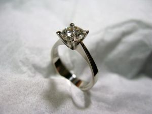 Gaminame vestuvinius ir sužadėtuvių žiedus